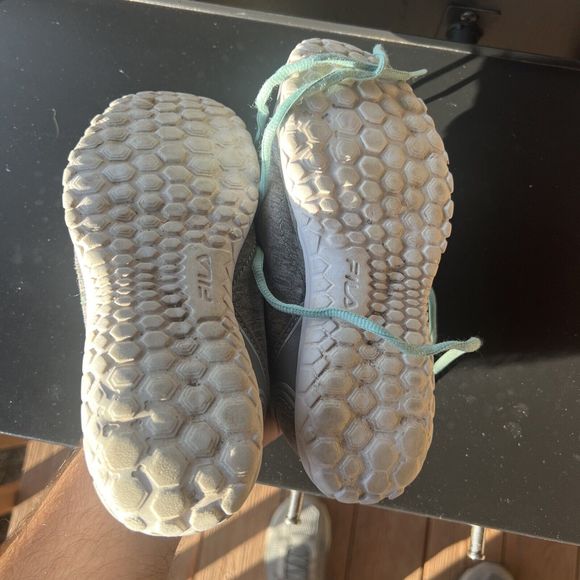 FILA Women's Girls Light Spring / Gray Heather Walking Shoes ~ Size 2 - Picture 6 of 6